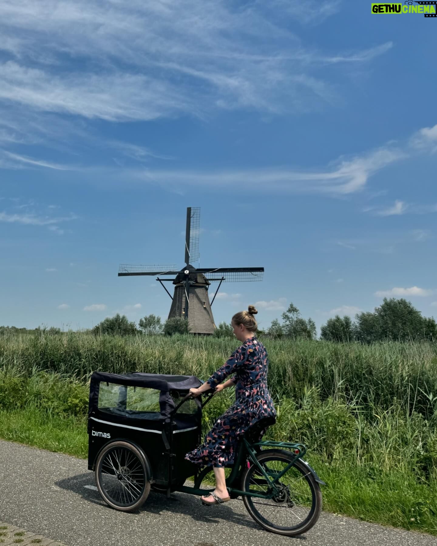 Yan-Pei Su - 3.4K Likes - 🇳🇱📍
還是照著慢活的節奏中掌握時間
欣賞世界各地的可愛與不可愛
感受不同的風情
真喜歡 好喜歡 超級喜歡這樣的自己🩷
即使我們都不完美
#荷蘭 #鹿特丹 #自由旅行 #小孩堤防
#世界遺產 #thenetherlands #rotterdam #kinderdijk