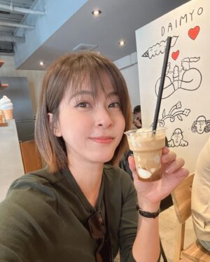 Yan-Pei Su Instagram - 從開始休息後，
都幸運地跟上對的旅伴、我的家人也是神隊友
替自己的清單寫下值得深刻的旅程。
都會結束，卻也是回憶的開始。

你/妳是好旅伴嗎？怎麼說？

然後接下來的發文
可能會有圖文不符的現象發生😝
因為享受了當下、來不及分享啦

#日本 #福岡 #旅行 #三天兩夜