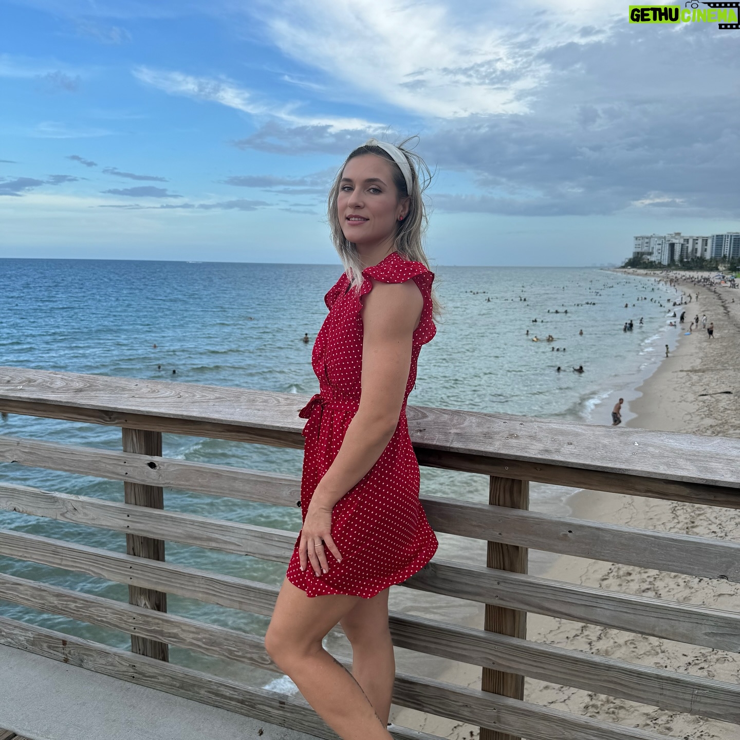 Yana Santos - 3 Likes - Lady in red 🌹
👗 @lhccollectionllc
#lhccollection
“Yana15” for discount
