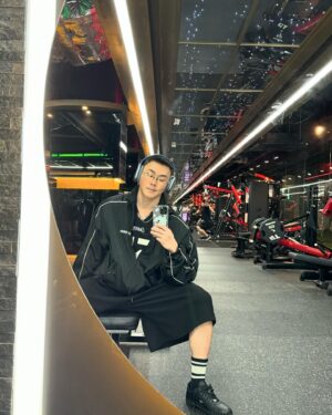 Yang Da-il Instagram - 아니 무슨 사진첩에 지난 1-2주간 사진이 헬스장밖에 없네 

여러분 훅온다일 이제 구매까지 5일 남앗어요!