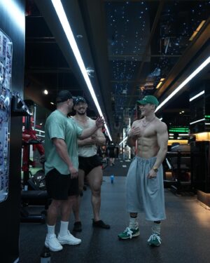 Yang Da-il Instagram - 2024 MR.OLYMPIA 맨즈피지크 세계 챔피언 @ryanjterry 랑 동아시아 한국 가수가 같이 운동한 어이없는 사연…

챔피언이 내 유튜브 출연한 더 얼탱이없는 사연…. 
(Thanks to @myproteinkr )💚 같이 출연해준 민수야 거마웡

그 세계챔피언 앞에서 베큠잡고 까불고 잇는 어느 한국 가수의 사연…
(얼마나 귀여워보엿을까)

지금 이걸 쓰고 올리고 잇는 와중에도 이 현실이 어이없네ㅋㅋ
그 와중에 오늘 많은 걸 배웠습니다 ,
처음부터 끝까지 싫은 티 하나도 안내고 너무 겸손하고 해달라는거 웃으면서 다해주는 라이언테리를 보면서… @onerm_kr 을 입혔습니다.. 
아잉 잘 어울려 
영국가서 버리지마 라이언… 잘어울리니까..