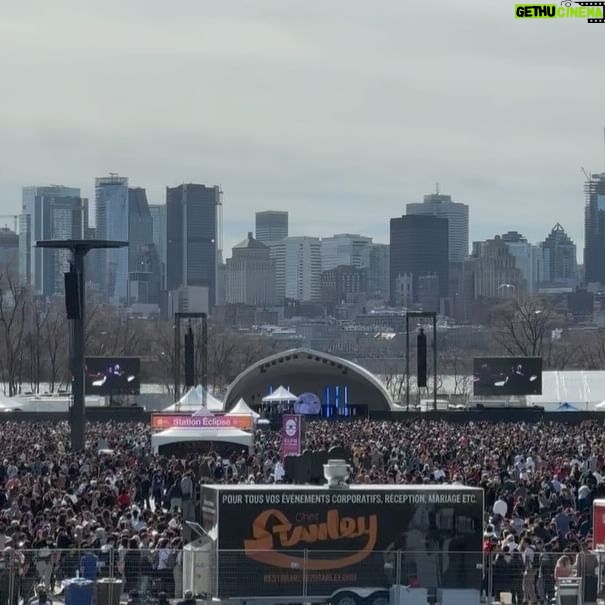 Yannick Nézet-Séguin - 1.9K Likes - L’éclipse du siècle à Montréal! 🌒 Nous sommes très fiers d’avoir participé à cet évènement historique qui a rassemblé une foule immense au @parcjeandrapeau aujourd’hui. Merci à @espacepourlavie d’avoir invité l’OM et @nezetseguin à jouer pendant les précieuses minutes avant l’éclipse totale et à accompagner la grande Diane Dufresne. Un moment inoubliable! 🌙🤍 Y étiez-vous?