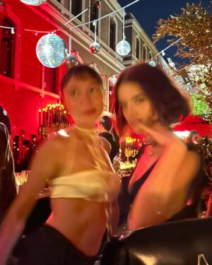 Yaprak Medine Instagram - 6.10.23 gecesine enerjisi dokunan herkese teşekkür ederim ✨ Umarım sonuna kadar kaydırmazsınız… 🧐