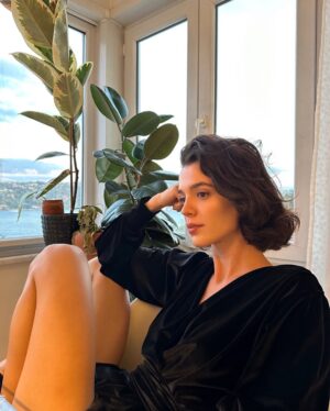 Yaprak Medine Instagram - @meryembaburoglum 🧡
