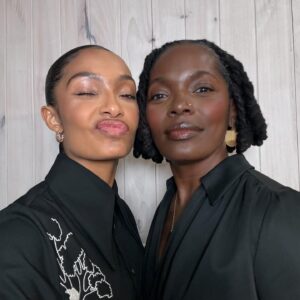 Yara Shahidi Instagram - BESOS FOR THE BIRTHDAY GIRL @chocolatemommyluv ♥️💋 To know you is to feel spoiled by your warmth, kindness, brilliance, unmatched humor, deep curiosity, and joy. Having you as a mama, friend, and business partner is truly an embarrassment of riches 😘  I can’t wait to see what else your  LV year has in store