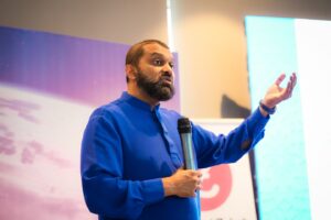 Yasir Qadhi Instagram - Alhamdulillah the Prophetic Strategy Summit in Turkey was a resounding success!  We were honored to have sessions led by @imamomarsuleiman @shmohammadelshinawy 
@salhachimi @dr.tareqalsuwaidan and many more.

We gathered some of the brightest minds to explore, discuss, and revive the timeless strategies of our beloved Prophet Muhammad ﷺ in addressing modern challenges. From thought-provoking discussions to actionable insights, the energy and commitment were truly inspiring. Together, we’re paving the way to reclaim our narrative and strengthen our communities globally. Jazakumullahu khairan to @jbeevents for organizing the event and everyone who attended—this is just the beginning!