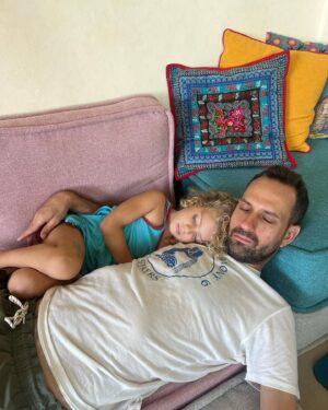 Yedidia Vital Instagram - יולי אוגוסט דאמפ תלתלים בנשמה זיעה עייפות עבודה יצירה חופשה עושר גודש אושר סערות רגשיות כובד משקל החיים בטמפרטורה גבוהה לחיים ולבריאות. לבריאות