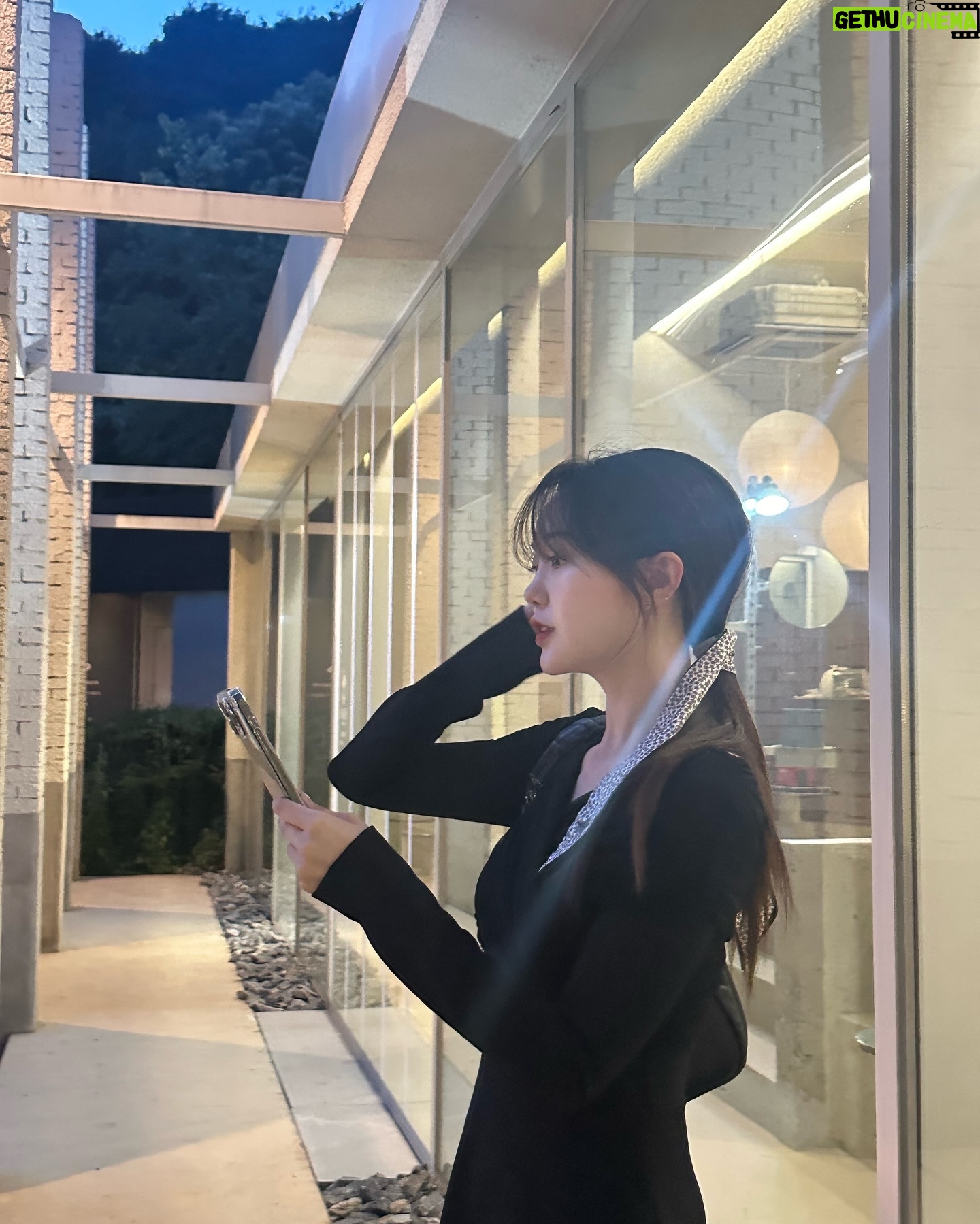 Yeo Joo-ha - 46.5K Likes - 스타일링 변화를 줘봤어🖤
올 여름도 유나쌤과 함께☀️
.
.
.
@graceu_official
요즘 애정하는 브랜드, 프라이빗세일 50% 진행한대
좋은건 널리널리➰