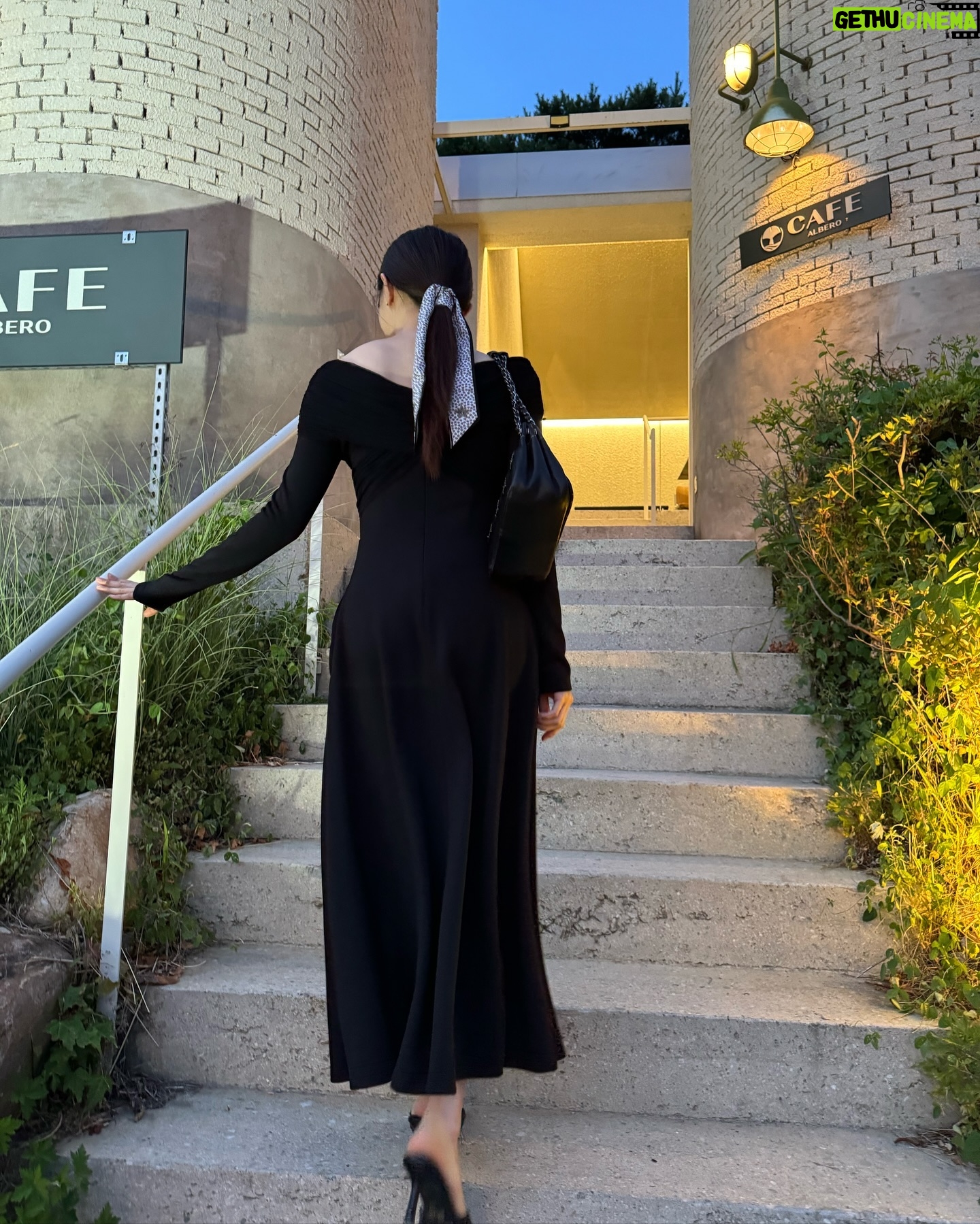 Yeo Joo-ha - 46.5K Likes - 스타일링 변화를 줘봤어🖤
올 여름도 유나쌤과 함께☀️
.
.
.
@graceu_official
요즘 애정하는 브랜드, 프라이빗세일 50% 진행한대
좋은건 널리널리➰