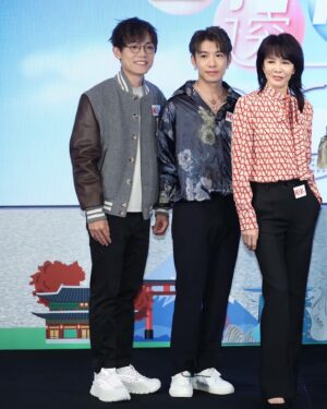 Ying Chi Yuet Instagram - 《去邊啊 Do姐》
9月4日
逢星期一至五 20:30
HOY TV 77台
到時見啦！ @hk.hoy 

Wardrobe @personal.own
Shoes @bothparis
Styling by @m.mmmatthew 
Hairstylist @lupus_c_hair 
Makeup @lulee_makeup_artist