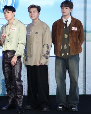 Ying Chi Yuet Instagram - 《去邊啊 Do姐》
9月4日
逢星期一至五 20:30
HOY TV 77台
到時見啦！ @hk.hoy 

Wardrobe @personal.own
Shoes @bothparis
Styling by @m.mmmatthew 
Hairstylist @lupus_c_hair 
Makeup @lulee_makeup_artist