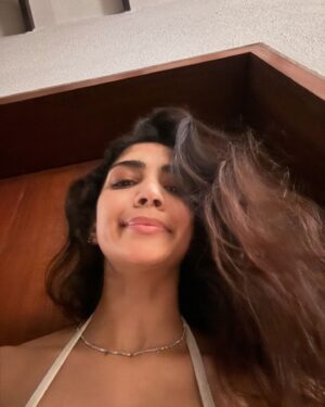 Yogita Bihani Instagram - How a weekend should feel like 🏖️💞🌧️ 

@ukiyostays @villasbyukiyostays @shubham.pille