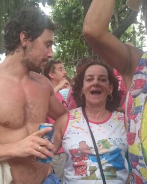 Yohan Nicolas Instagram - 10 anos atrás hoje, eu chegava no Brasil com 3 malas, um coração cheio e um monte de sonhos na cabeça.

O maior deles estava se realizando naquele exato momento! Me mudar para o Brasil, um sonho de infância.

Eu selecionei essas fotos totalmente aleatorias das minhas primeiras semanas no Brasil.

Que aventura foram esses 10 anos!!! Que venham ainda muitas decadas!!

BRASIL EU TE AMO
