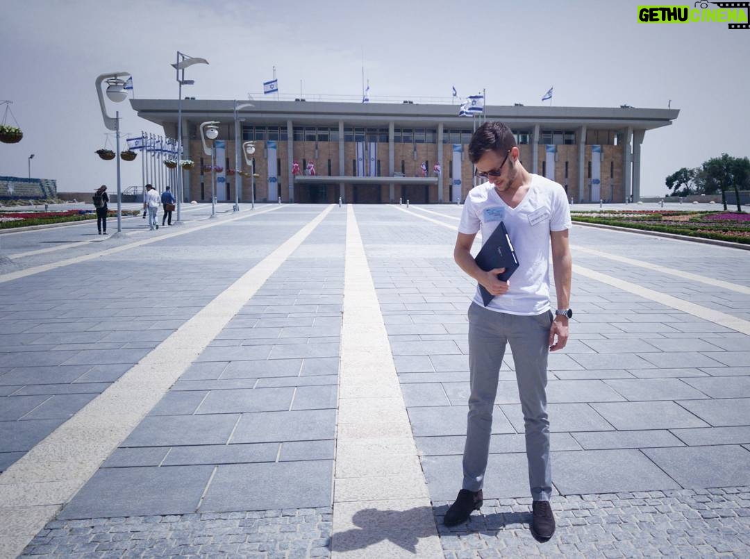 Yon Tumarkin - 4.8K Likes - הנציג שלכם בכנסת 😜 #ממשלתהצללים