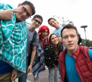 Yon Tumarkin Instagram - עם החנונים החמודים שלי 🤓💗 @shiranaor @amitfar @navehtzur @yoavrotman1 @uriblufarb #מועדוןהחנוניםהסרט