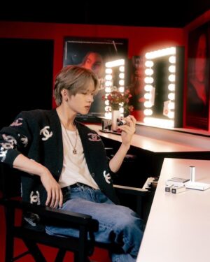 Yongsin Wongpanitnont Instagram - Thank you for the invite @chanel.beauty

Visit the pop up event at EMSPHERE from now to 26 April. Don‘t forget to register.

#CHANELMakeup #CHANELBeauty #RougeAllure #CHANELNuitBlanche