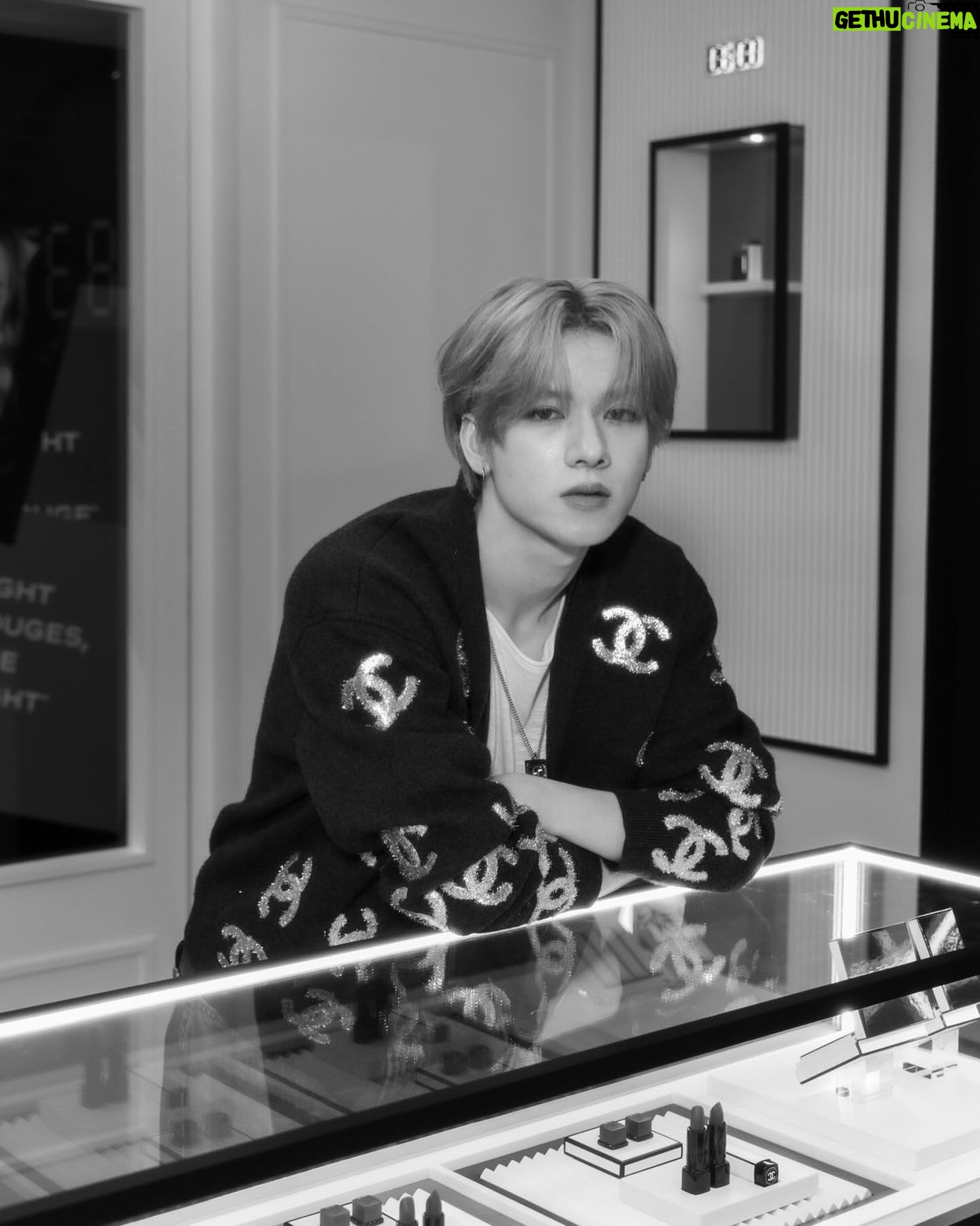 Yongsin Wongpanitnont - 155.7K Likes - Thank you for the invite @chanel.beauty
Visit the pop up event at EMSPHERE from now to 26 April. Don‘t forget to register.
#CHANELMakeup #CHANELBeauty #RougeAllure #CHANELNuitBlanche