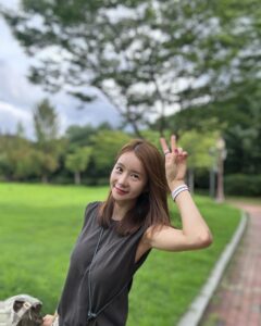 Actress Yoo Ah-jin HD Instagram Photos and Wallpapers July 2024