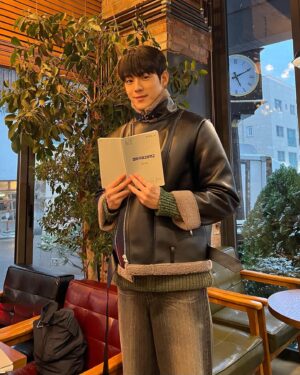 Yoo Jung-hoo Instagram - 5月 31日! 🏍️🏍️
@wavve.official & @netflixkr 

#청담국제고등학교