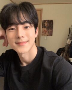 Actor Yoo Jung-hoo HD Instagram Photos and Wallpapers July 2022