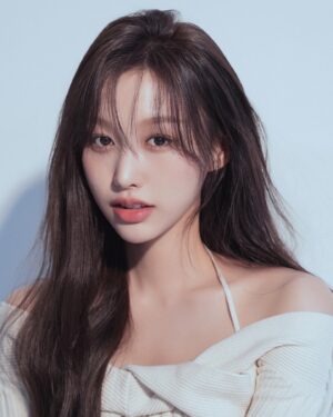 Yoo Yi-su Instagram - 처음 해보는 웜 푸근 스타일링 ☀️ 오떤가요 ..? （╹◡╹）