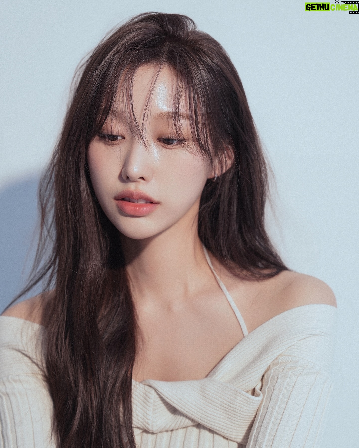 Yoo Yi-su - 16.5K Likes - 처음 해보는 웜 푸근 스타일링 ☀️ 오떤가요 ..? (╹◡╹)