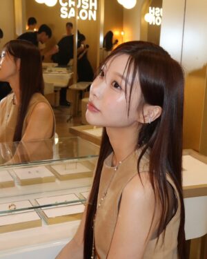 Yoo Yi-su Instagram - COCO CRUSH ON YOU 🤍 @chanelofficial 

#CHANEL #CHANELFineJewelry #CocoCrush #CrushStory