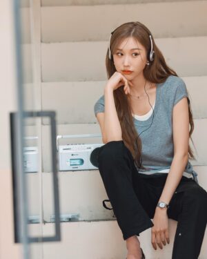 Yoo Yi-su Instagram - 굿웨어몰 X 유이수 🤍 @goodwearmall 
남녀노소 쇼핑하기 좋은 패션&라이프스타일 플랫폼 굿웨어몰과 화보촬영&짤막한 저의 인터뷰가 드디어 오픈되었어요 😽
이수 PICK 여름 썸머 스타일링과 기간 한정 최대 12% 할인쿠폰까지 오픈되어 있으니 제가 입은 착장들이 궁금하다면 지금 바로 클릭 ❣️🌹❤️

https://www.goodwearmall.com/mgz/9761/view

#굿웨어몰 #여름스타일링 #여자여름코디 #goodwearmall