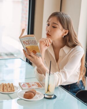 Yoo Yi-su Instagram - 굿웨어몰 X 유이수 🤍 @goodwearmall 
남녀노소 쇼핑하기 좋은 패션&라이프스타일 플랫폼 굿웨어몰과 화보촬영&짤막한 저의 인터뷰가 드디어 오픈되었어요 😽
이수 PICK 여름 썸머 스타일링과 기간 한정 최대 12% 할인쿠폰까지 오픈되어 있으니 제가 입은 착장들이 궁금하다면 지금 바로 클릭 ❣️🌹❤️

https://www.goodwearmall.com/mgz/9761/view

#굿웨어몰 #여름스타일링 #여자여름코디 #goodwearmall
