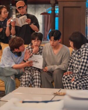 Yoon Byung-hee Instagram - 지금까지 가슴뛰는 사랑을 주셔서 진심으로 감사드립니다💓