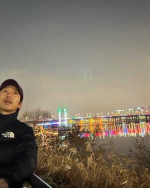 Yoon Byung-hee Instagram - 고생했어 2022 
잘해보자 2023
#새해복많이받으세요 🎊
#happynewyear 🌅