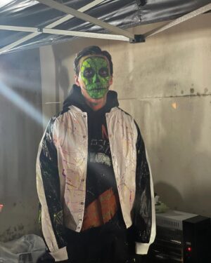 Yoon Byung-hee Instagram - 😈
#악마들
오늘 개봉했습니다
무더운 날씨에 극장에서 시원하게 스릴러 한편 가시죠~🫰🏻
#영화추천 
#🎬