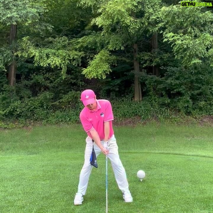 Yoon Jong-shin - 2.5K Likes - ⠀
⠀
개콘 고수님들께 한수 배움
⠀
성광이 공은 의도치 않은 드로우로 인정 ㅋㅋ
⠀
with 상무 원효 성광
