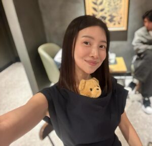Yoon Se-a Instagram - #토트넘 #곰돌이
유후~~~♥️