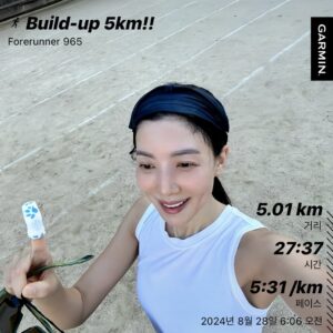Yoon Se-a Instagram - #아는사람 #✋
뭐지…?? 뭐야….!!
빌드업 5km 숨멎 페이스로 달린 후,
쿨다운 5km 편하게 달려야지…했는데!!!!!!
쿨다운 뛰다 올해 5km #pb 찍었다.
뭔가…크게 깨달을 것만 같아.
그니까 뭐지?? 뭐야!! ㅎㅎㅎ🤣
그렇게 #10km #running #올해 #최고기록갱신 
#행복하세아🍀 
#UNKNOWNCREW

**…시원해져서 그랬나?