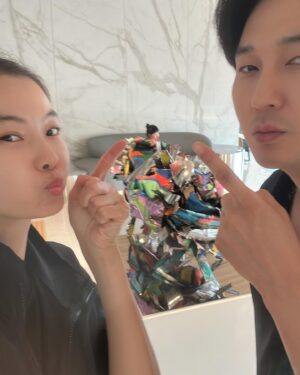 Yoon Soy Instagram - 요즘 하루하루..특별할거 없이 지났다고 생각했는데..
몇주 지나고 사진을 보니..하루하루가 의미있고 특별했네요~~^^
날마다 럭키한 행운이 있을순없겠지만..소소하게 미소짓고..
한껏 웃는 순간 순간들 만끽하세요~#가족스타그램#육아스타그램#일상#특별한순간#지금#🙏