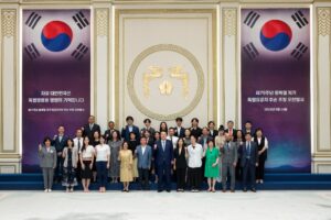 Yoon Suk-yeol Instagram - 영웅들께서 남겨주신 독립의 정신과 유산이 영원히 기억되고, 유공자와 후손들께서 합당한 예우를 누리시도록 최선을 다하겠습니다.