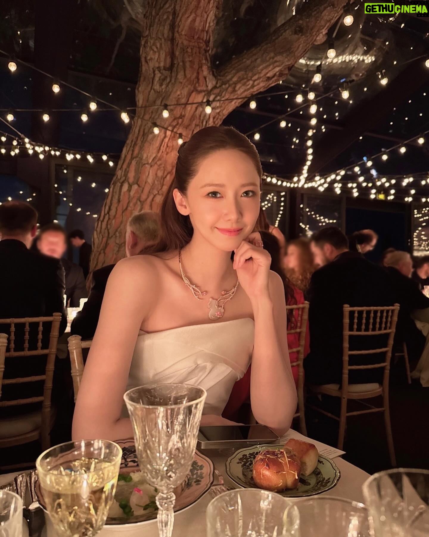 Yoona - 1.7 Million Likes - βοΈ
#cannesfilmfestival
#womeninmotion
@qeelinjewellery