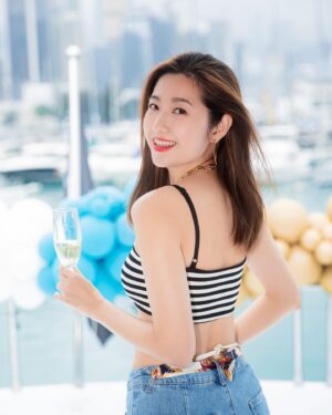 Yoyo Chen Instagram - 七夕快樂✨
我的情人們♥️🥂

#loveyo
#七夕