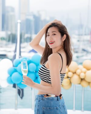 Yoyo Chen Instagram - 七夕快樂✨
我的情人們♥️🥂

#loveyo
#七夕