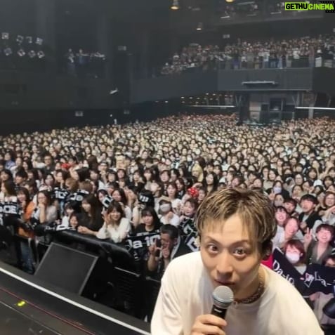 Yudai Ohno - 13.8K Likes - こんにちは😊
昨日は
Da-iCE 10th Anniversary Live House Tour 2024
北海道公演
応援していただいた皆様
ありがとうございました😊‼️
腰のほうはとですね、、
まだ痛みはありますが
LIVEが始まってみんなの顔を見てしまえば楽しいが余裕の圧勝になるので、
昨日も最高に楽しい時間になりました☺️
今日のシッキンフェスも最高に楽しんで、
休める時には休んで、
しっかり治したいと思います🫡