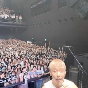 Yudai Ohno Instagram - Da-iCE 10th Anniversary  Live House Tour 2024
遅れてしまいましたが、横浜公演ありがとうございました！！
途中地震でヒヤヒヤする場面もありましたが、
なんとか公演を終える事ができて良かったです。

帰りは無事に皆さん帰れましたか？💦
僕は地元が厚木なのですぐに実家には電話しましたが、
結構揺れたみたいですが大丈夫とのことでした！

いつ何があるかわからないので備えは前もって大事にしておきたいですね！

横浜公演では腰も治り、嬉し過ぎて張り切り過ぎてしまったため翌日は全身筋肉痛で動けませんでした。。笑

そしてゆっくりしていたらこの時間の投稿になってしまいました。笑

もう少し休んで今日のロッキンも最高に楽しみたいと思います☺️
