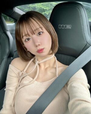 Yui Arata Instagram - ASCIIさんのお仕事にて今回もPORSCHE💚
久しぶりにマニュアル車乗った◎

#porsche #911carrerat #ascii #マニュアル車