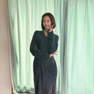 Yui Arata Instagram - 【本日発売】ヤングマガジン
"人妻の唇は缶チューハイの味がして"とのコラボグラビアをやらせていただきました。

結さんになりきりました！是非見てください🍋🍺
チェキの応募&アンケートも忘れずに！

#ヤングマガジン #コラボグラビア #グラビア
#人妻の唇は缶チューハイの味がして