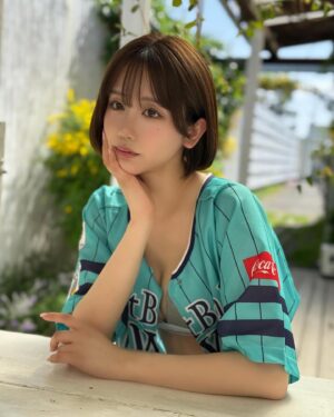 Yui Arata Instagram - とある撮影のオフショット📸

#新唯 #グラビア #リングガール #ラウンドガール #レースクイーン #レースアンバサダー