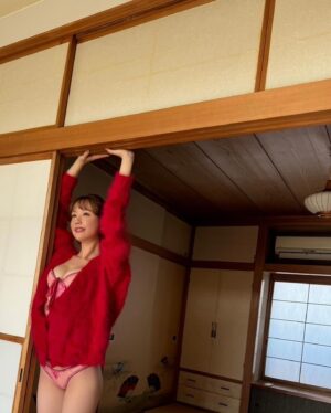 Yui Arata Instagram - サブラネット見ていただけましたかー？
今週はまたあたらしいお写真が追加されました😊
ストーリーズハイライトにURL載せてるのでそちらからご覧ください☺️

#サブラネット #サブラネットカバーガール #新唯 #ランジェリー #グラビア #リングガール #ラウンドガール #すんドめ #レースクイーン #レースアンバサダー #ショートヘア #ショートボブ