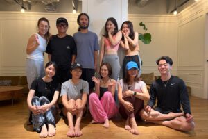 Yukari Taki Instagram - 【Good morning yoga】

7月15日からスタートした
広尾にあるヨガと瞑想のスタジオ
@suwaru_meditation にて
毎週月曜日に
“Woman's golf yoga”の
クラスを担当させて頂いています🧘‍♀️🙏

心地の良い空間で
週の始まりの心と体を
整えに来てください🩵🩵🩵

初心者の方、ゴルフをしない方
どなたでも大歓迎です🫶

集中力、バランス力、柔軟性を
高めるヨガのポーズに
脳を活性化させる呼吸法

そして、さらに
@skyhighjuice さんの
スーパー機能性ジュースとのコラボで
目覚めのいい心と体で週の始まりを
一緒に過ごしていきましょう🕊️✨

有難いことに明日は満席ですが
毎週月曜日、担当していますので
いつでもお待ちしております☺️🙏

——————————
#ヨガ #メディテーション #呼吸法
#yoga #meditation #pranayama 
#ゴルフヨガ #朝ヨガ #朝活 
#suwaru #広尾
