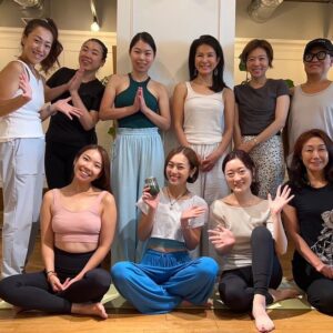 Yukari Taki Instagram - 【Good morning yoga】

7月15日からスタートした
広尾にあるヨガと瞑想のスタジオ
@suwaru_meditation にて
毎週月曜日に
“Woman's golf yoga”の
クラスを担当させて頂いています🧘‍♀️🙏

心地の良い空間で
週の始まりの心と体を
整えに来てください🩵🩵🩵

初心者の方、ゴルフをしない方
どなたでも大歓迎です🫶

集中力、バランス力、柔軟性を
高めるヨガのポーズに
脳を活性化させる呼吸法

そして、さらに
@skyhighjuice さんの
スーパー機能性ジュースとのコラボで
目覚めのいい心と体で週の始まりを
一緒に過ごしていきましょう🕊️✨

有難いことに明日は満席ですが
毎週月曜日、担当していますので
いつでもお待ちしております☺️🙏

——————————
#ヨガ #メディテーション #呼吸法
#yoga #meditation #pranayama 
#ゴルフヨガ #朝ヨガ #朝活 
#suwaru #広尾