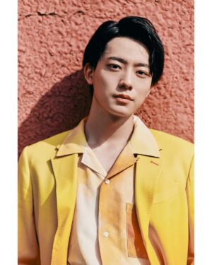 Yuki Inoue Instagram - ・
井上祐貴1st写真集2/3(金)発売決定しました！

人生初の写真集は地元広島で懐かしい場所、食べ物、乗り物と一緒に楽しく撮影してきました
とにかく自信を持ってお届けできる作品になりました
早く見てほしい！！

そして発売するにあたって
お渡し会イベントやオンラインイベントも開催する予定です
今からとても楽しみです