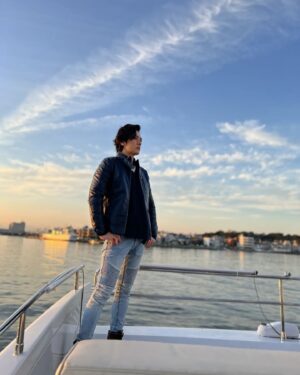 Yuki Kubota Instagram - 犬堂クルーザー。
#ミステリと言う勿れ #ミスなか